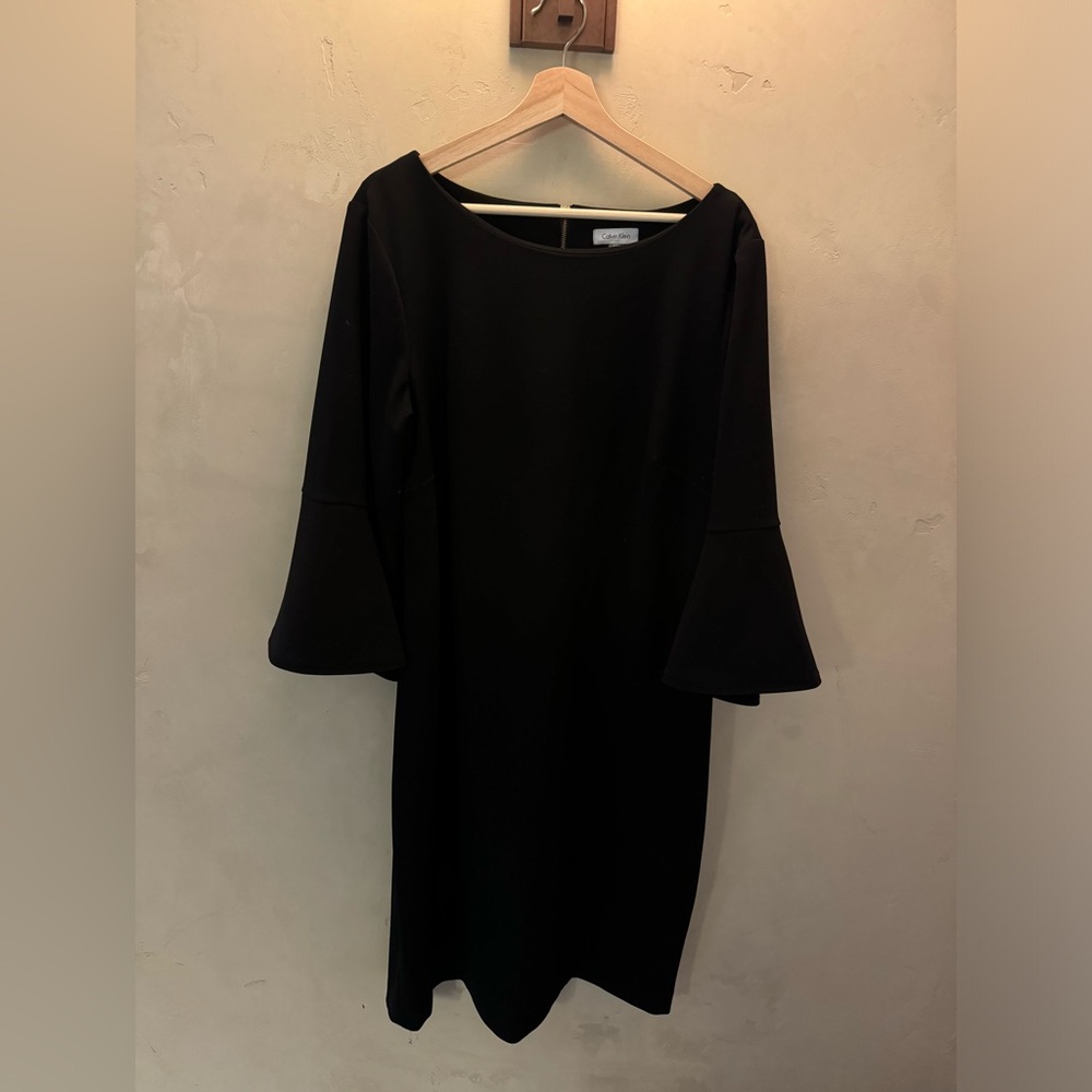 Calvin Klein Bell-Sleeve Sheath Dress